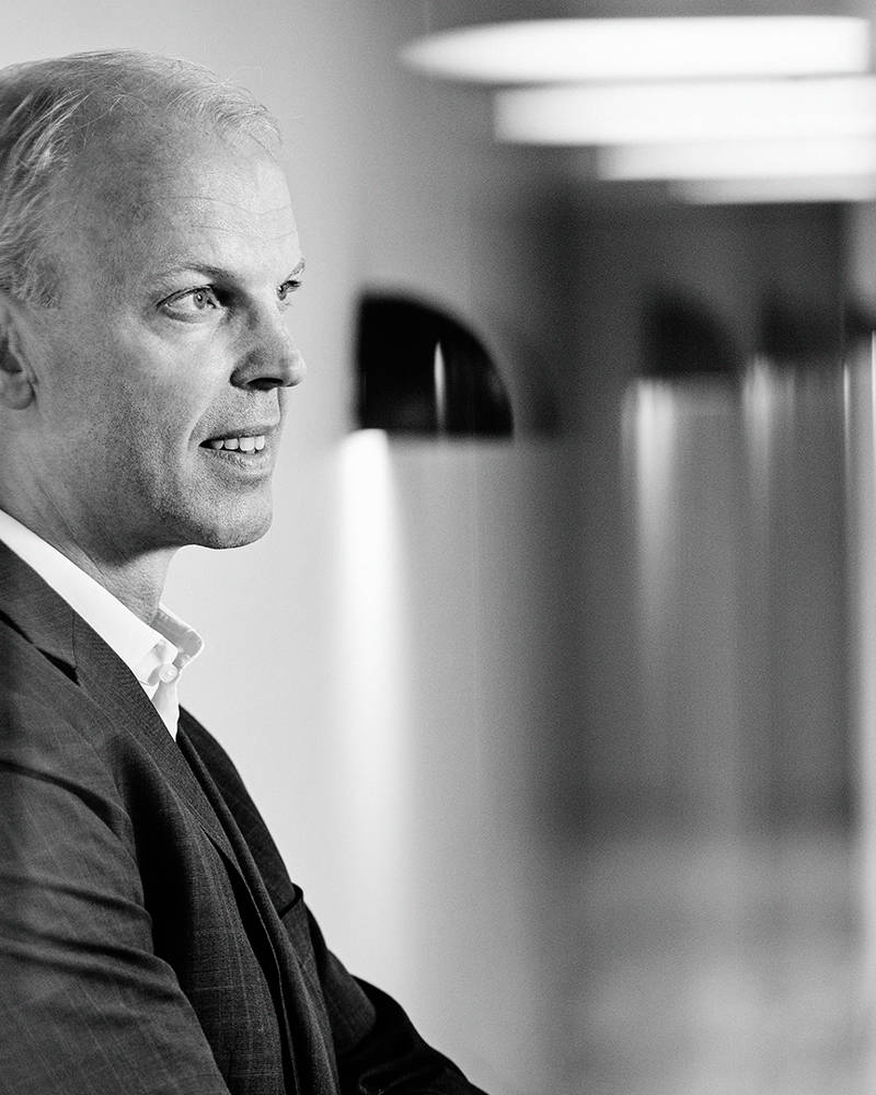 CONTENT THOMAS NIELSEN 7532 BW